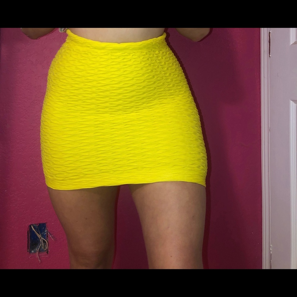 Neon yellow body con skirt fits small or medium